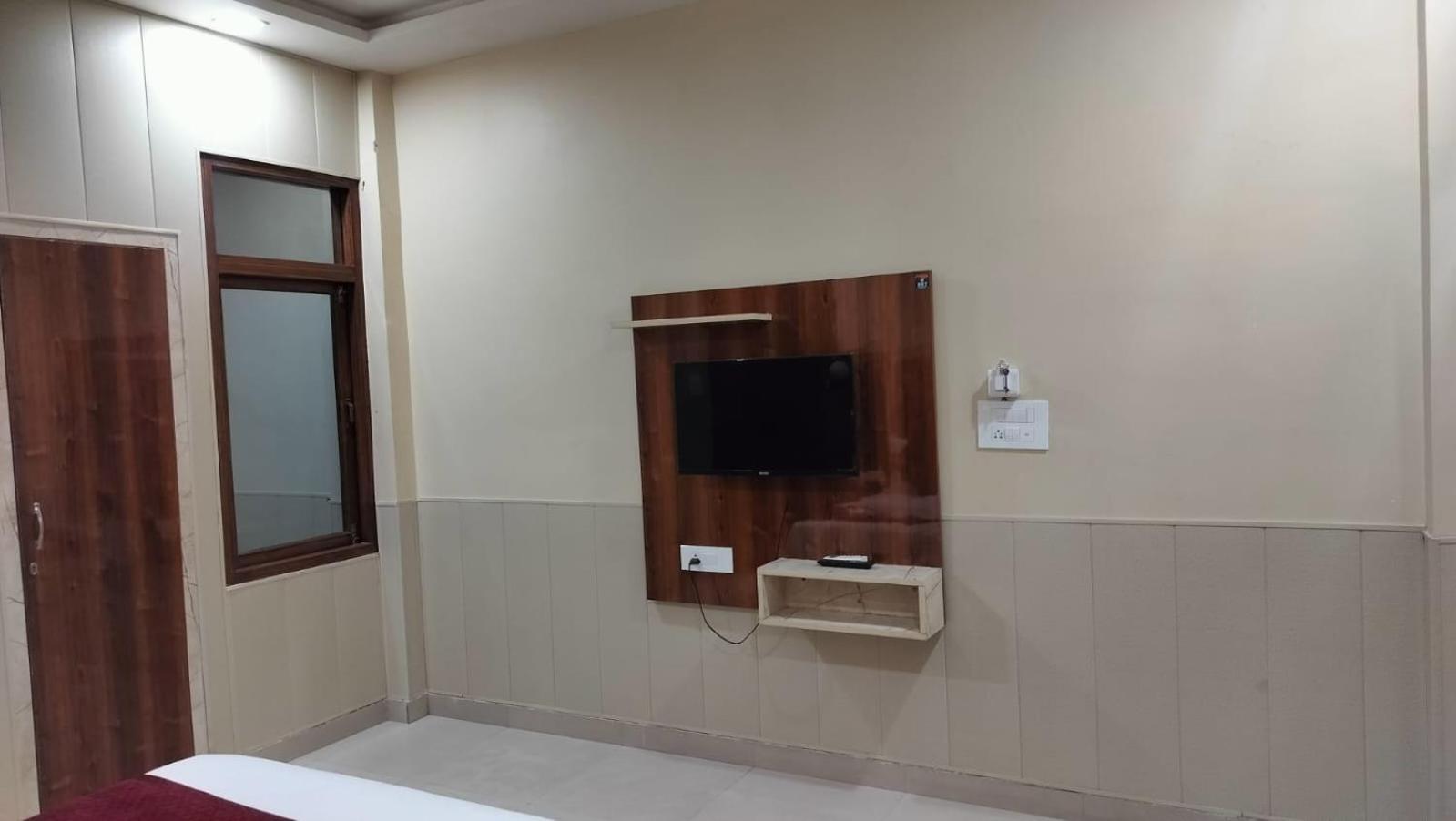 The Five Dimension Apartment Agra  Exterior photo