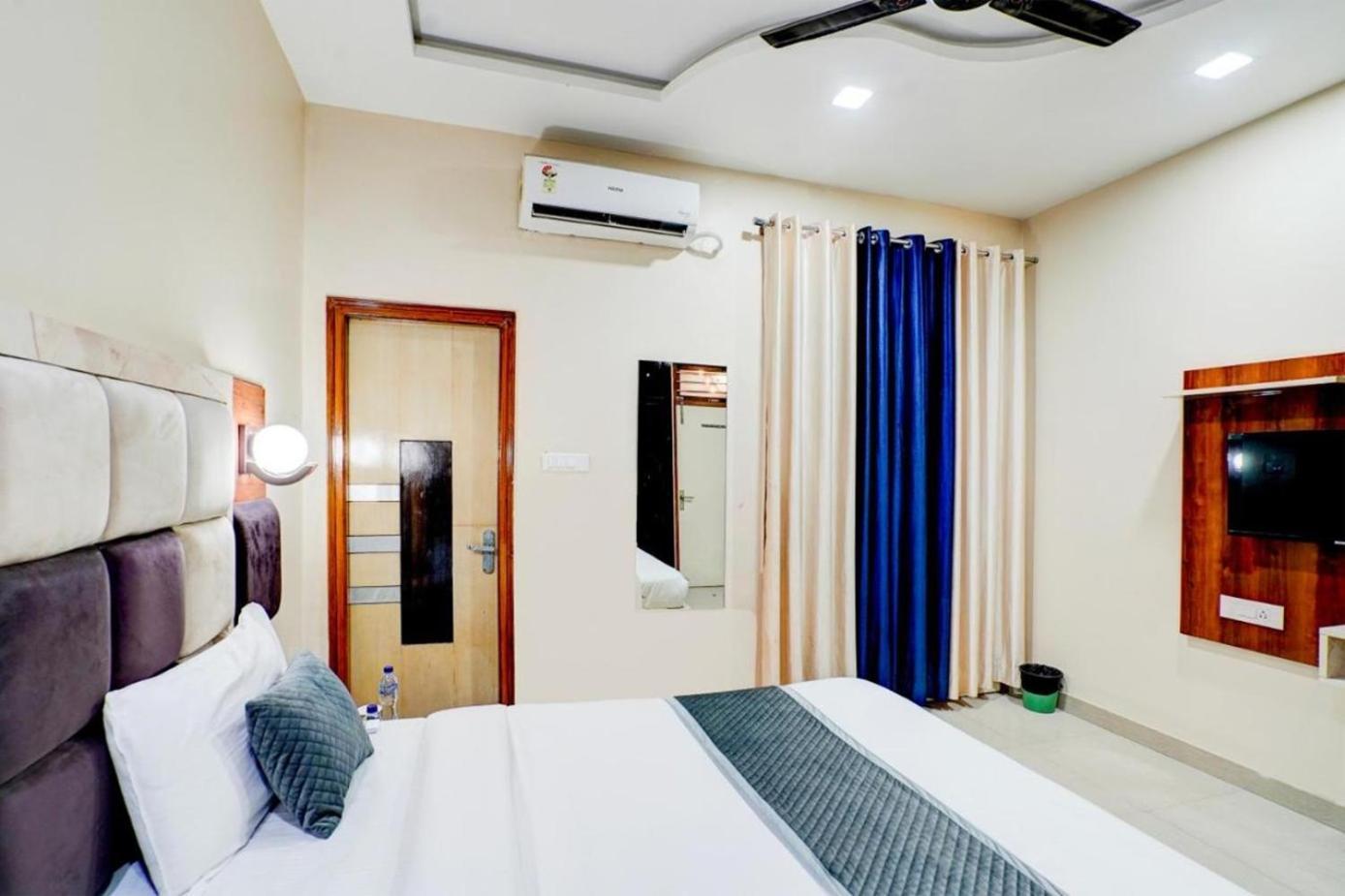 The Five Dimension Apartment Agra  Exterior photo